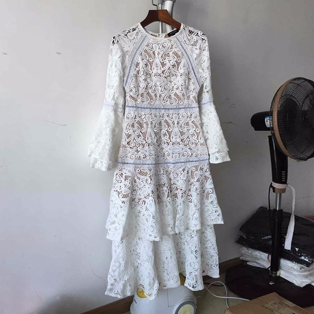 TWOTWINSTYLE White Lace Flare Sleeve Ruffled  Dress.